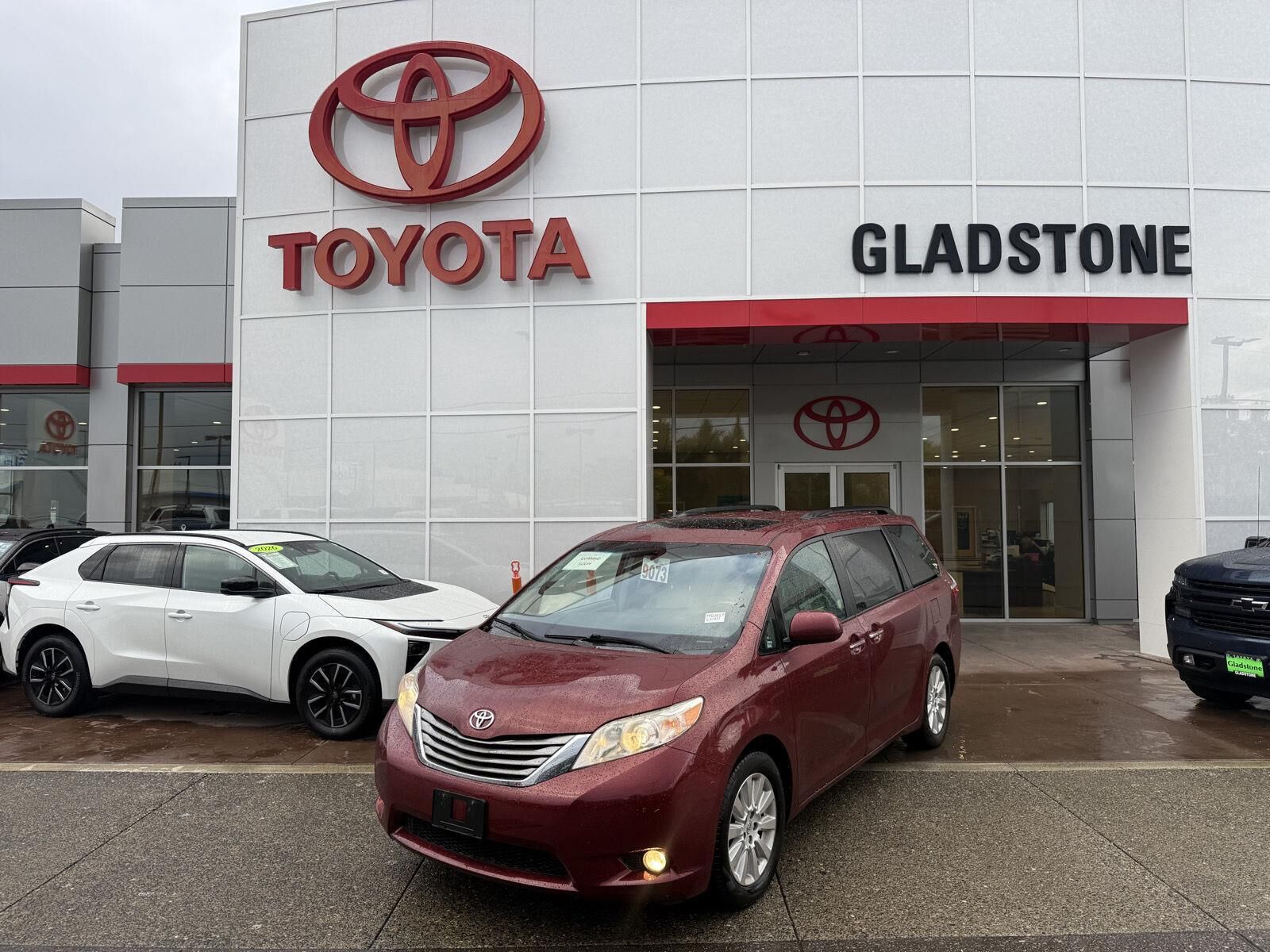 2015 TOYOTA Sienna