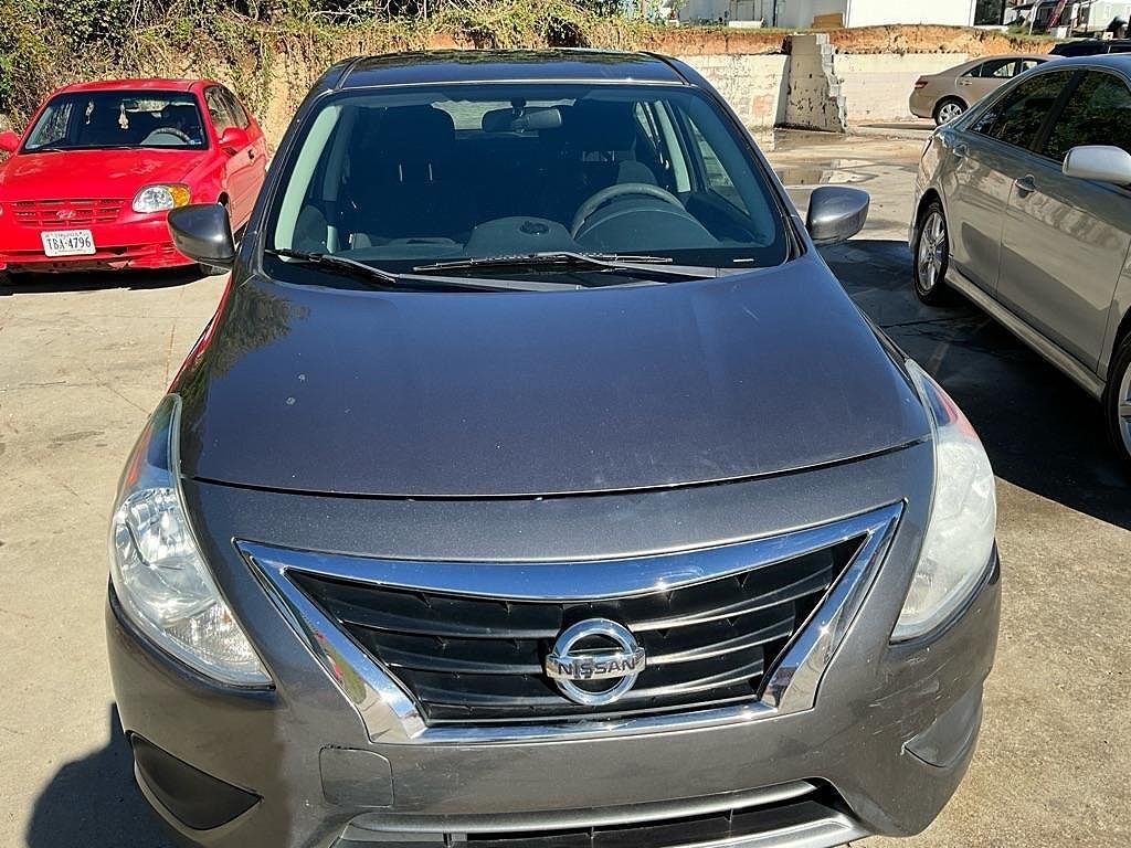 2017 NISSAN Versa