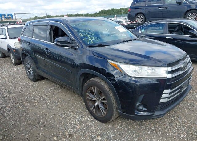 2017 TOYOTA Highlander