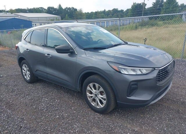 2023 FORD Escape