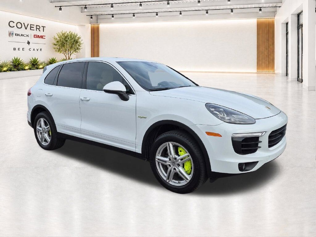 2017 PORSCHE Cayenne