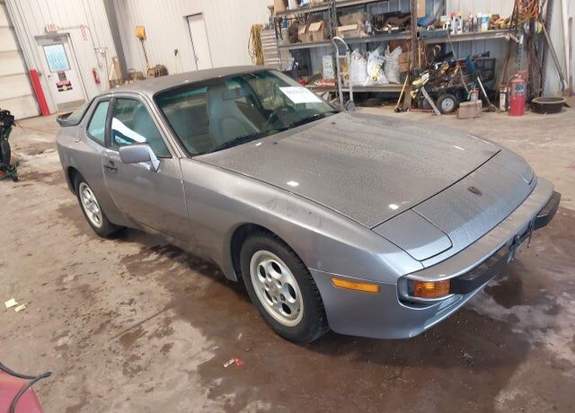 1987 PORSCHE 944