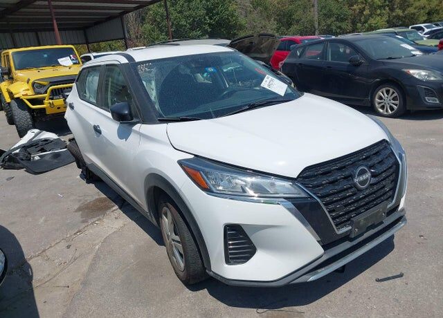 2023 NISSAN Kicks