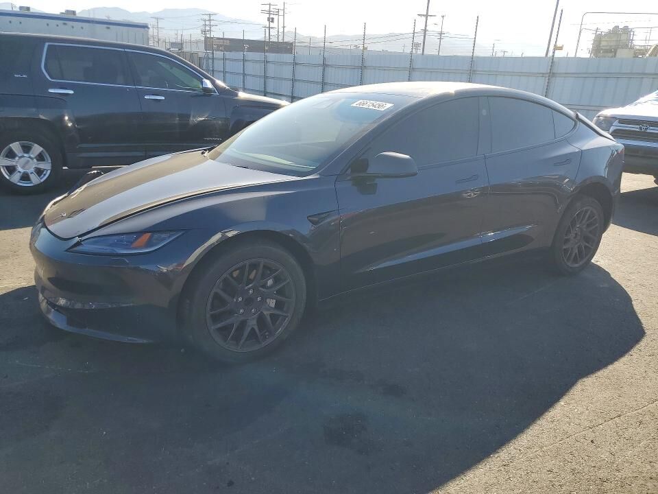 2025 TESLA Model 3