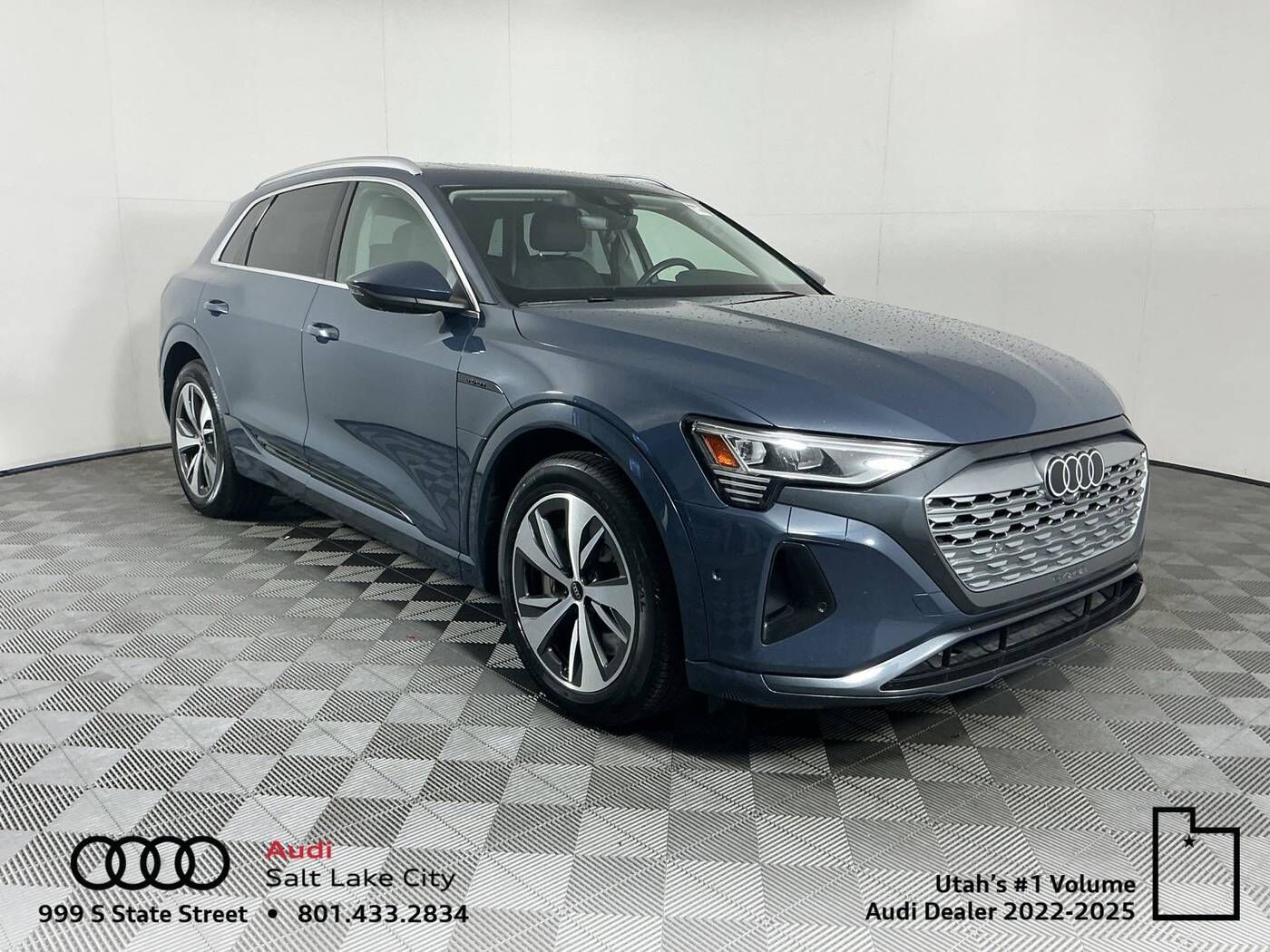 2024 AUDI Q8