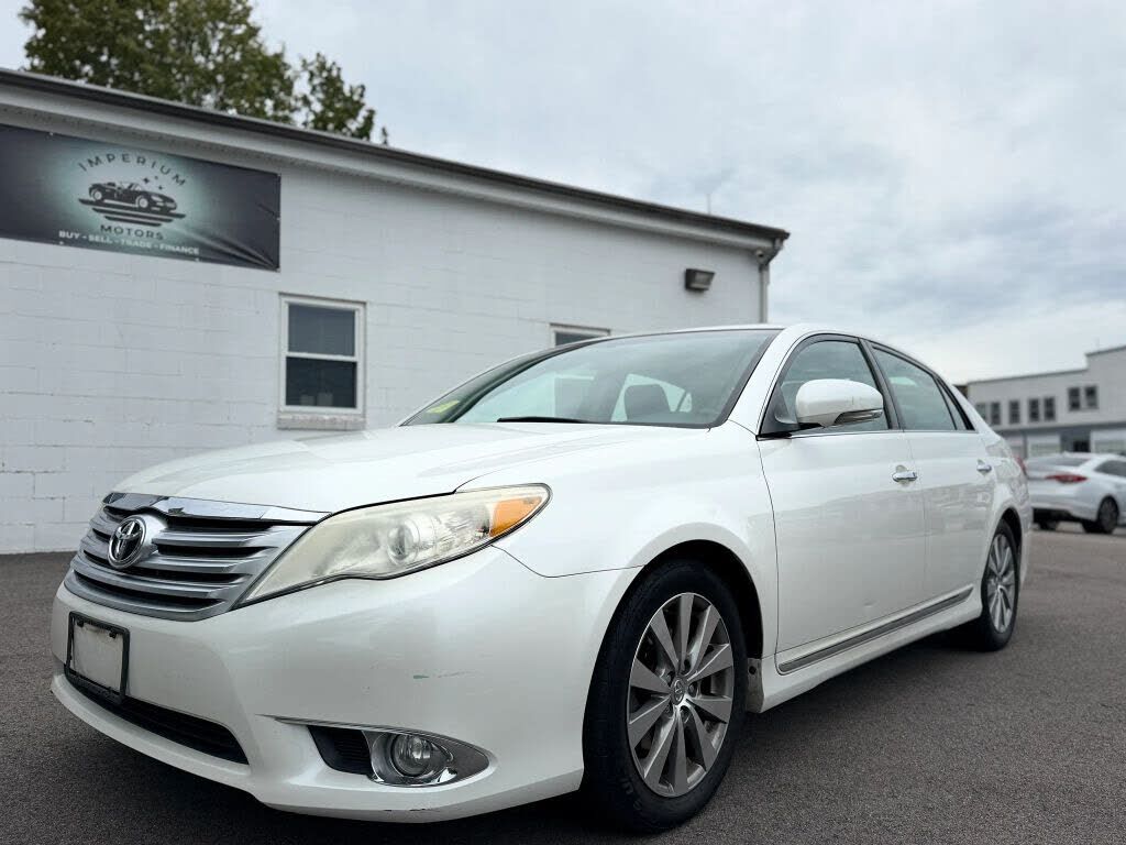 2011 TOYOTA Avalon