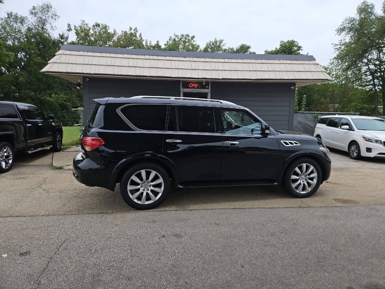 2012 INFINITI QX56