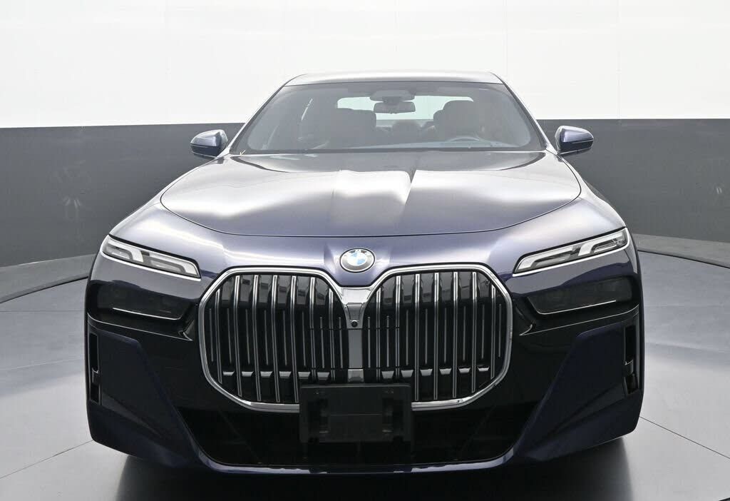 2023 BMW 760i