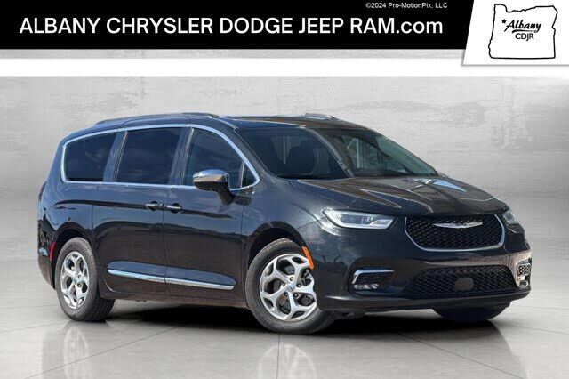2023 CHRYSLER Pacifica