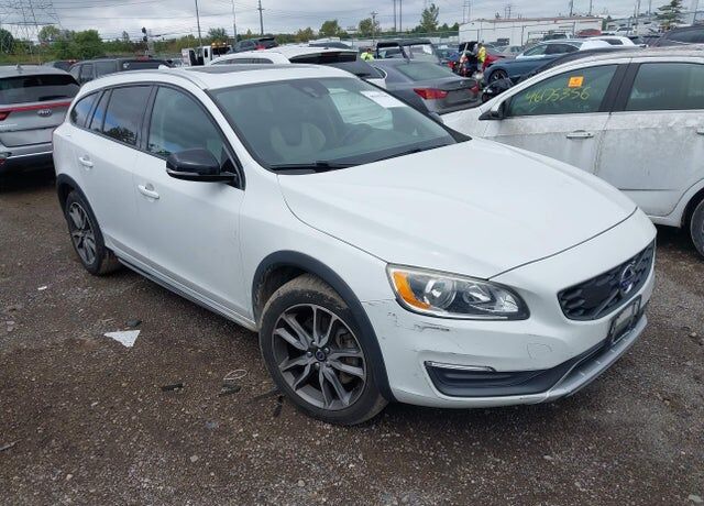 2016 VOLVO V60CC