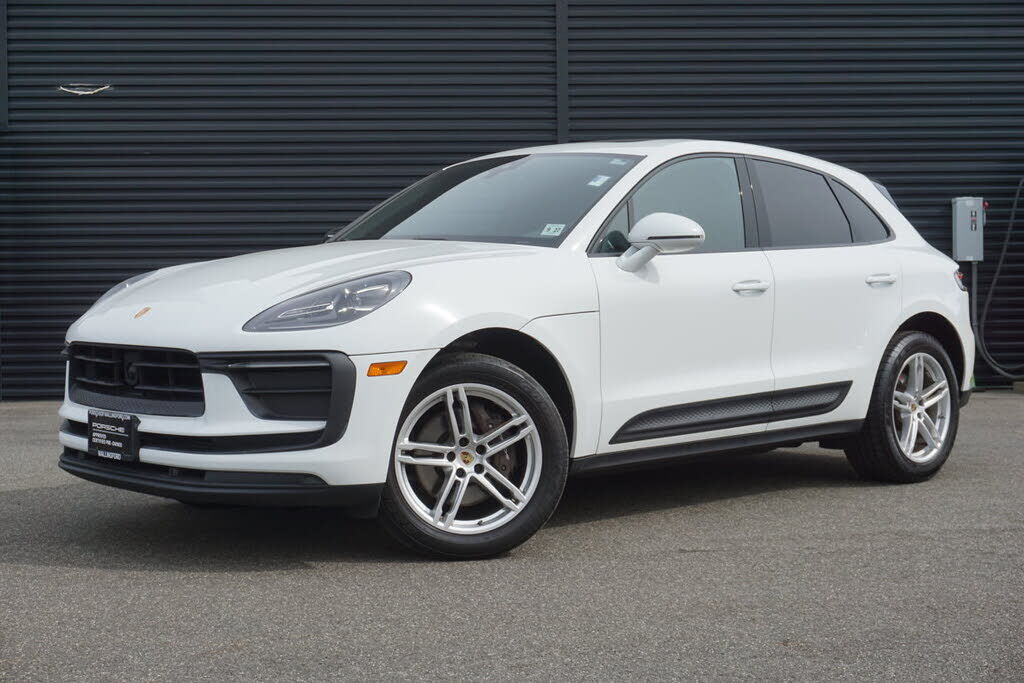 2023 PORSCHE Macan