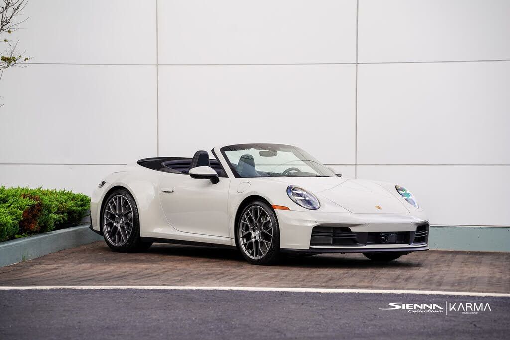 2025 PORSCHE 911