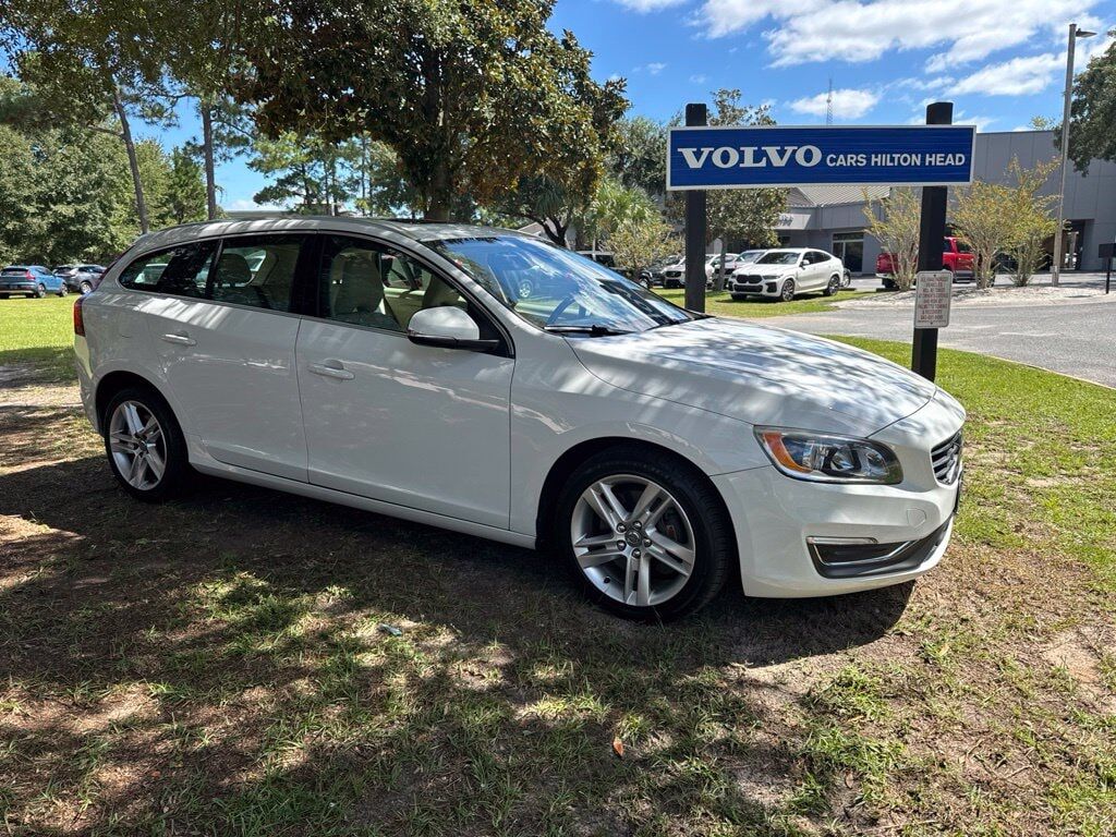 2015 VOLVO V60