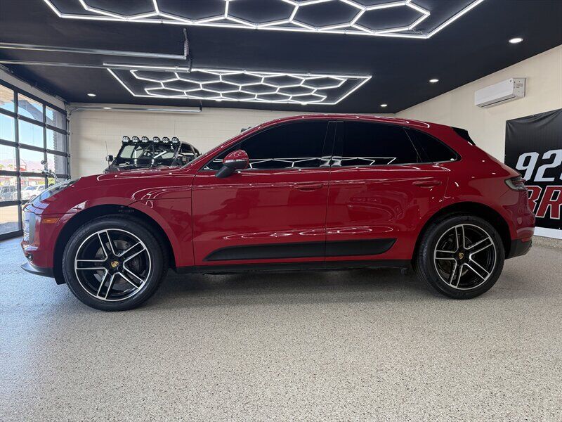 2019 PORSCHE Macan