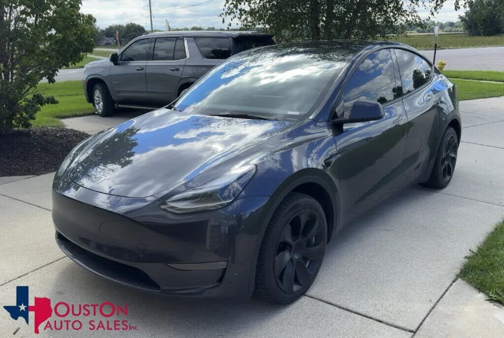 2024 TESLA Model Y