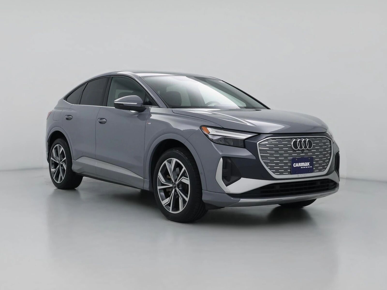 2023 AUDI Q4