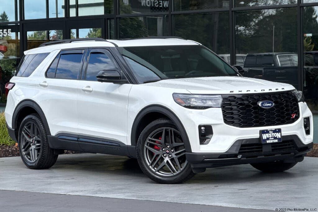 2025 FORD Explorer