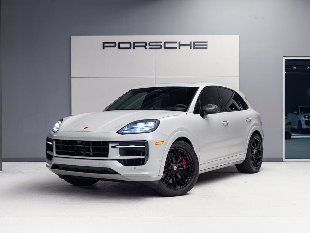 2026 PORSCHE Cayenne