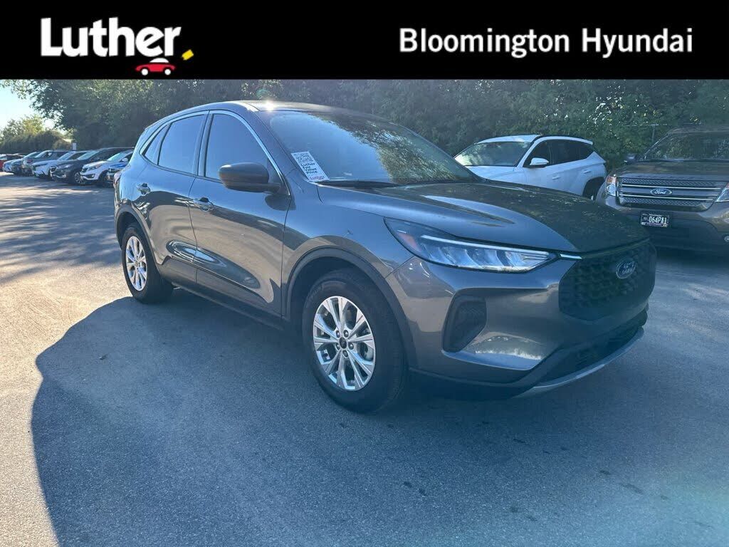 2024 FORD Escape
