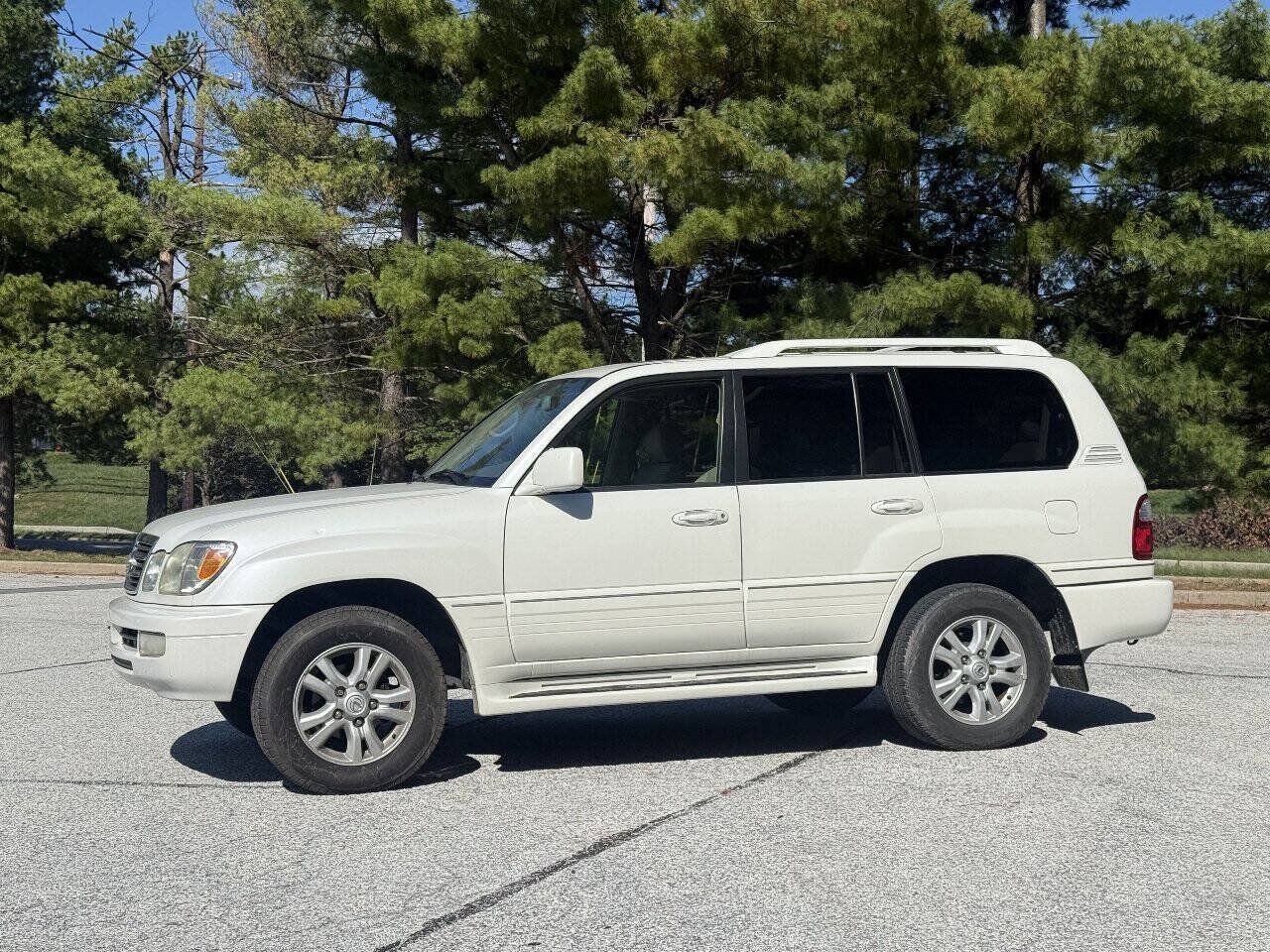 2005 LEXUS LX