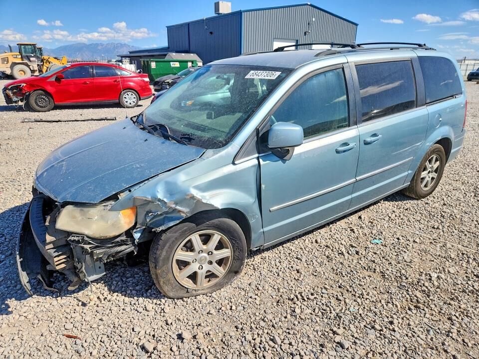2010 CHRYSLER Town and Country