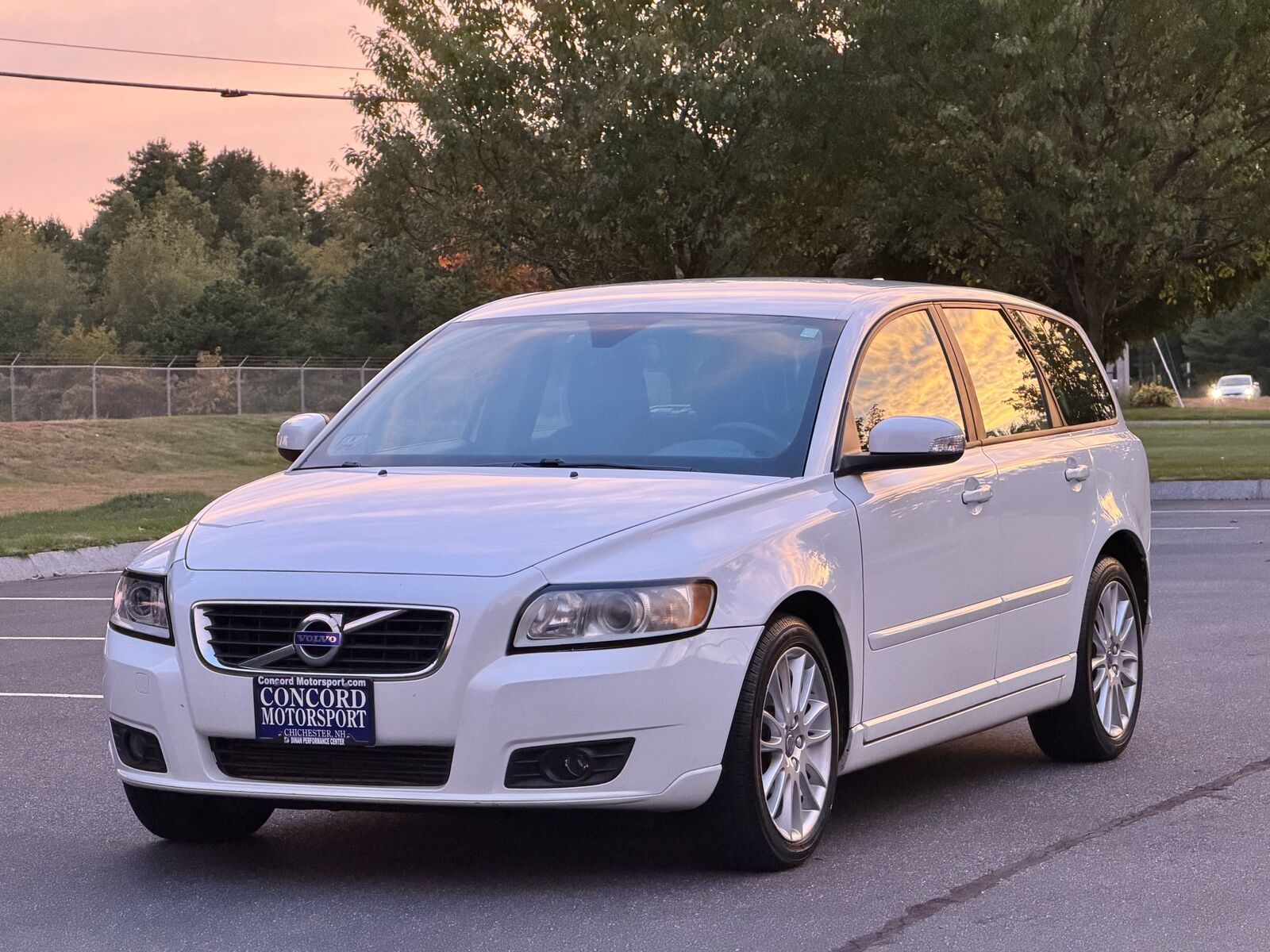 2011 VOLVO V50