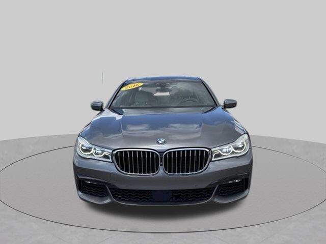 2016 BMW 750i