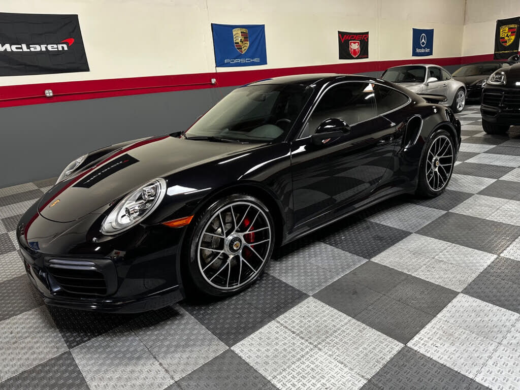 2017 PORSCHE 911