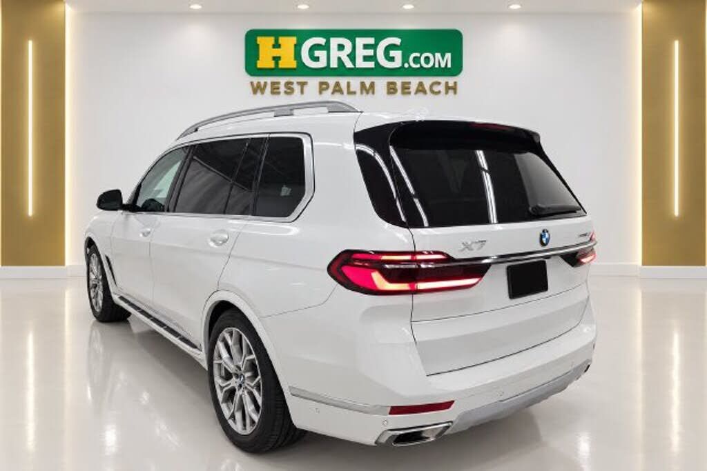 2027 BMW X7