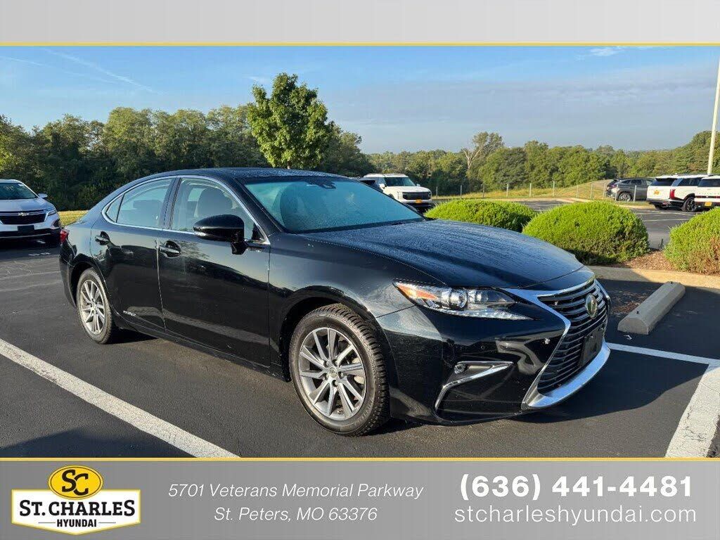 2018 LEXUS ES