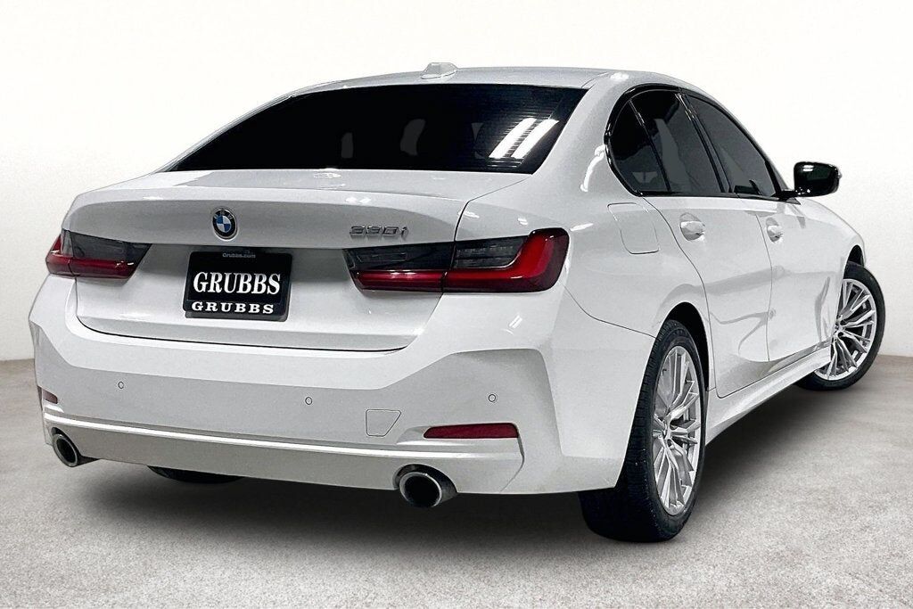 2023 BMW 330i