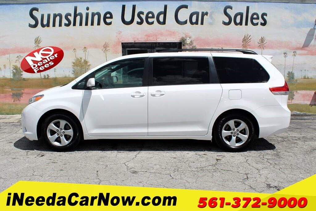 2012 TOYOTA Sienna