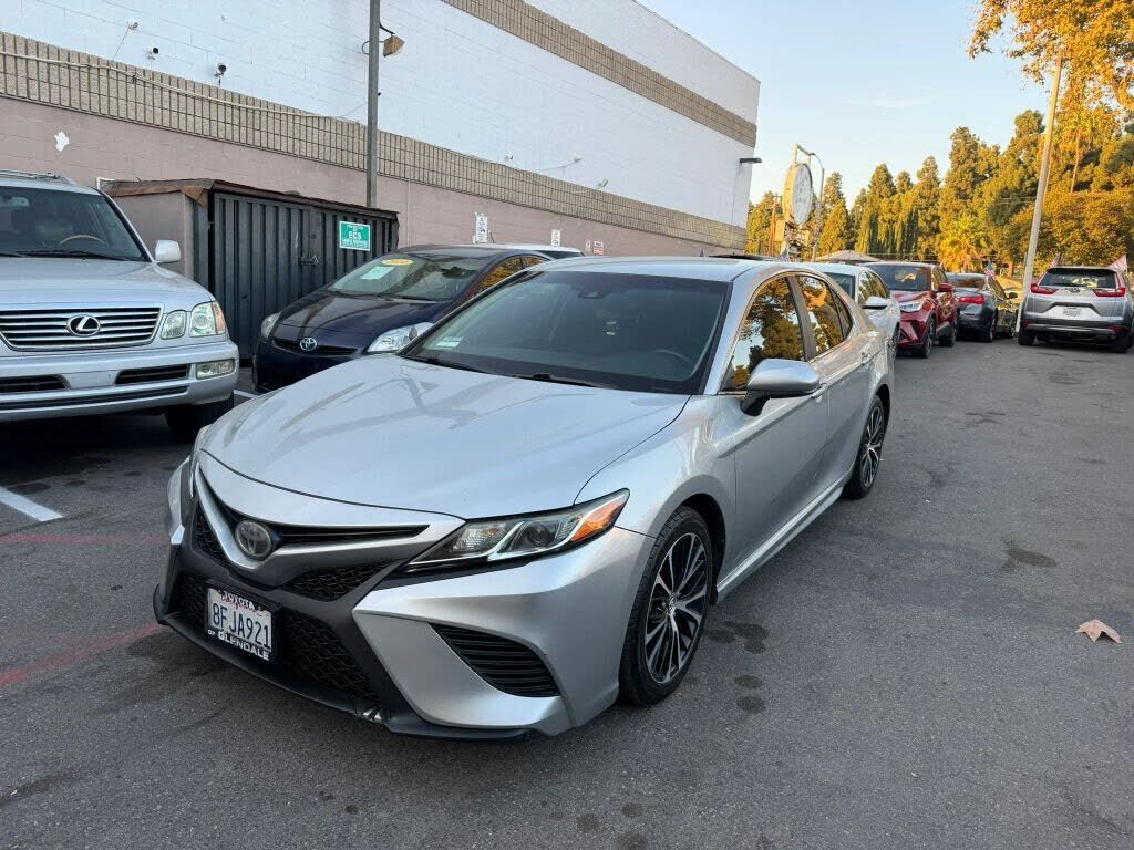 2018 TOYOTA Camry
