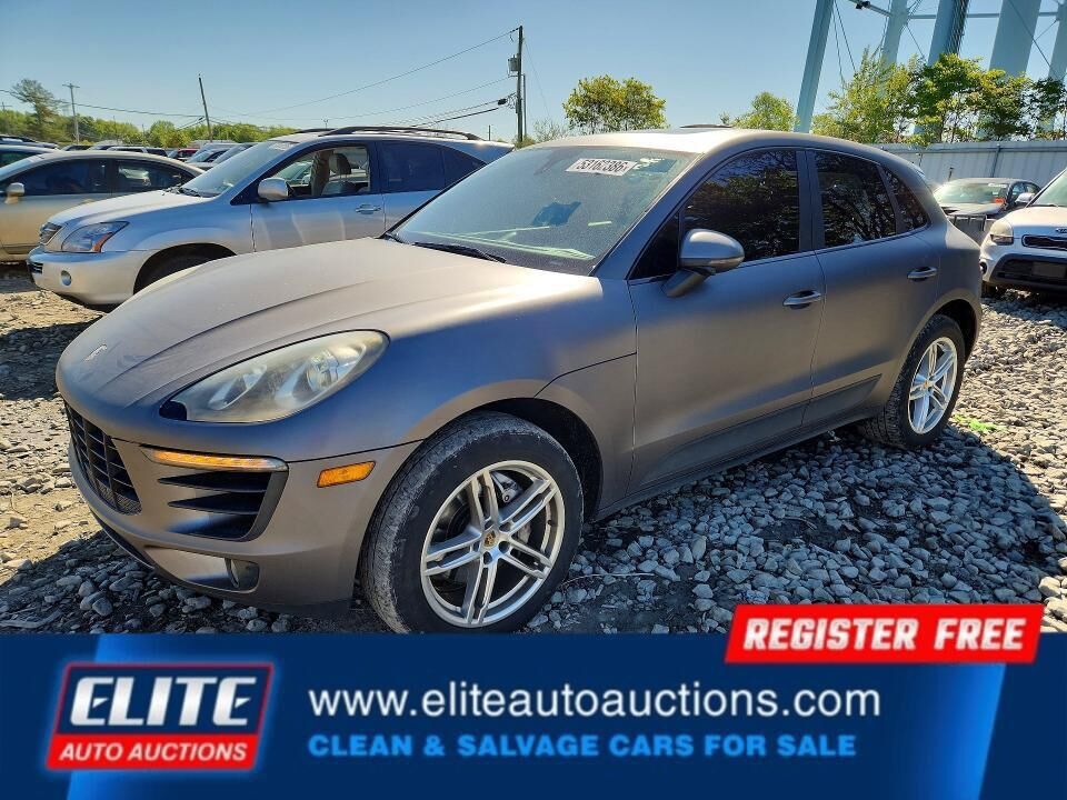 2015 PORSCHE Macan