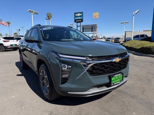 2025 CHEVROLET Trax