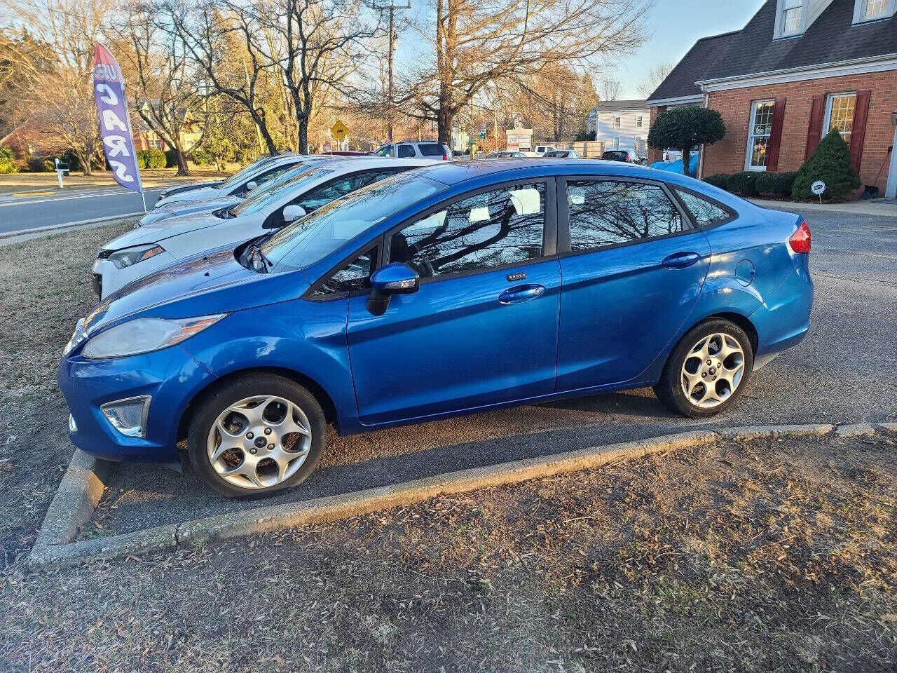 2011 FORD Fiesta