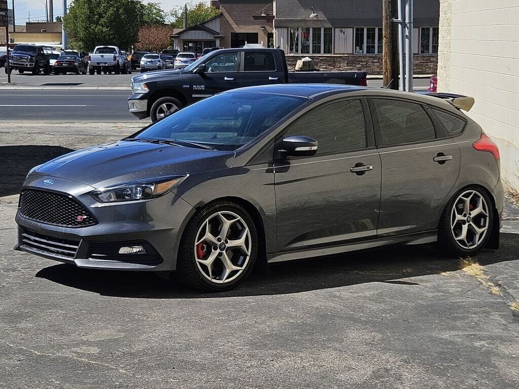 2017 FORD Focus