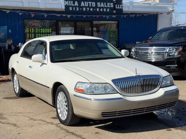 2005 LINCOLN Town Car