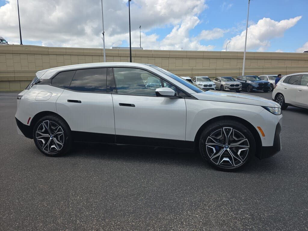2023 BMW ix