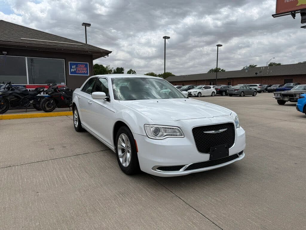 2015 CHRYSLER 300