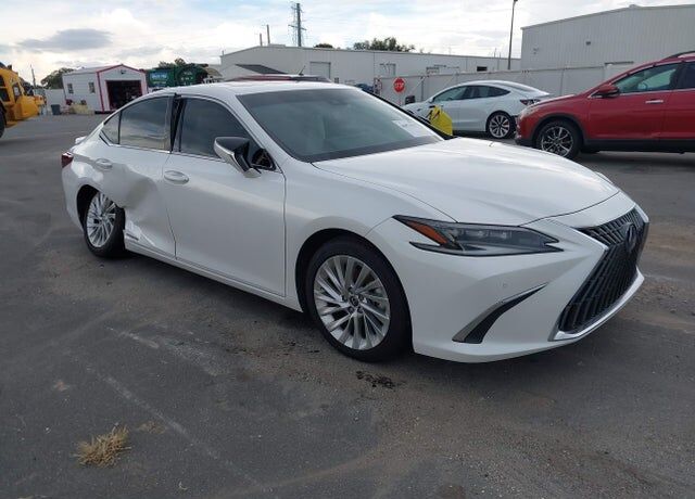 2022 LEXUS ES