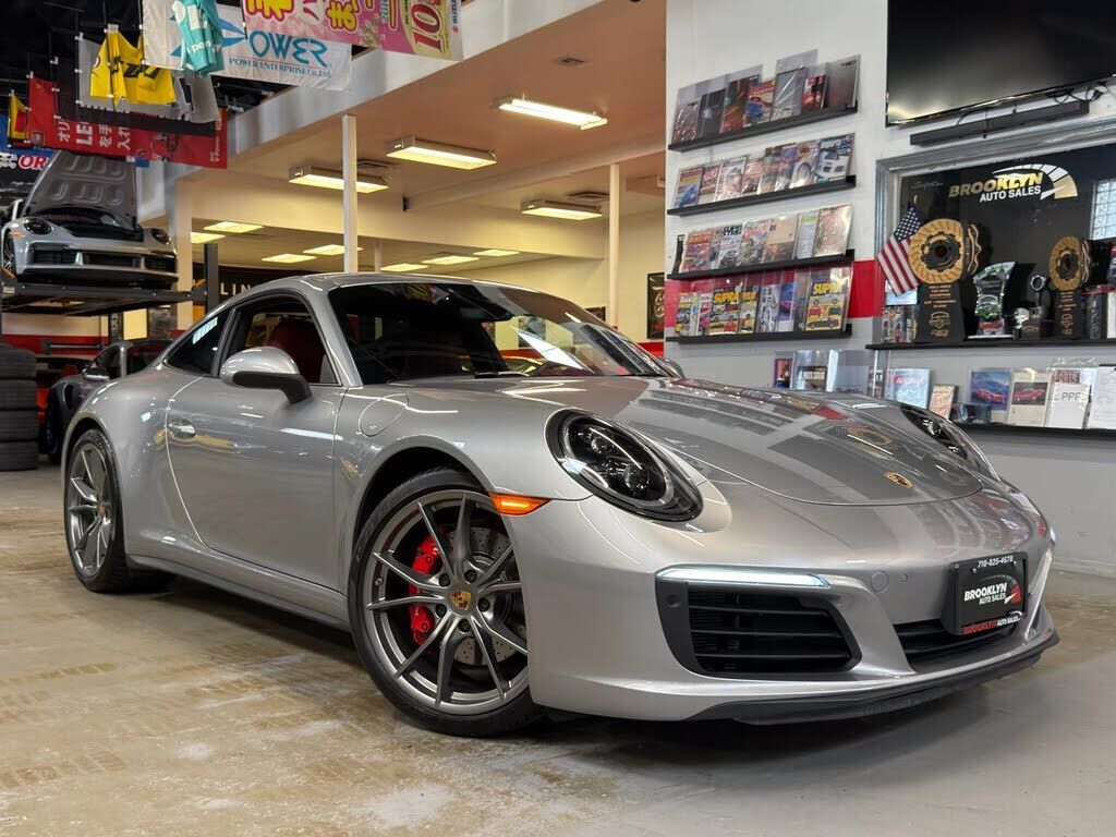 2018 PORSCHE 911