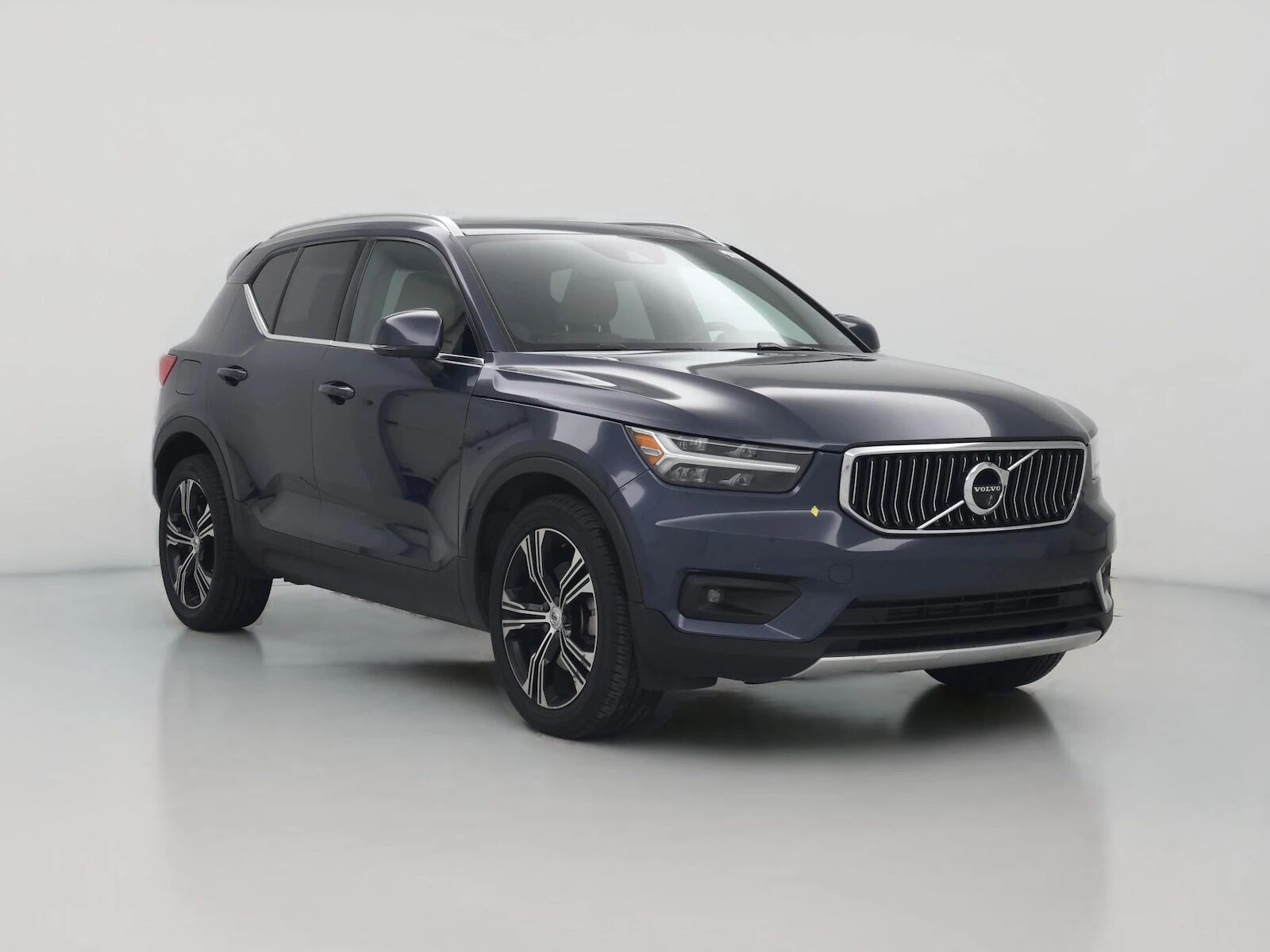 2022 VOLVO XC40