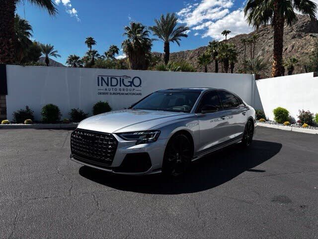 2025 AUDI S8