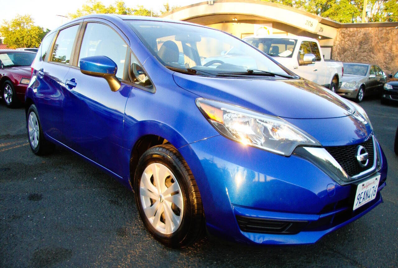 2017 NISSAN Versa
