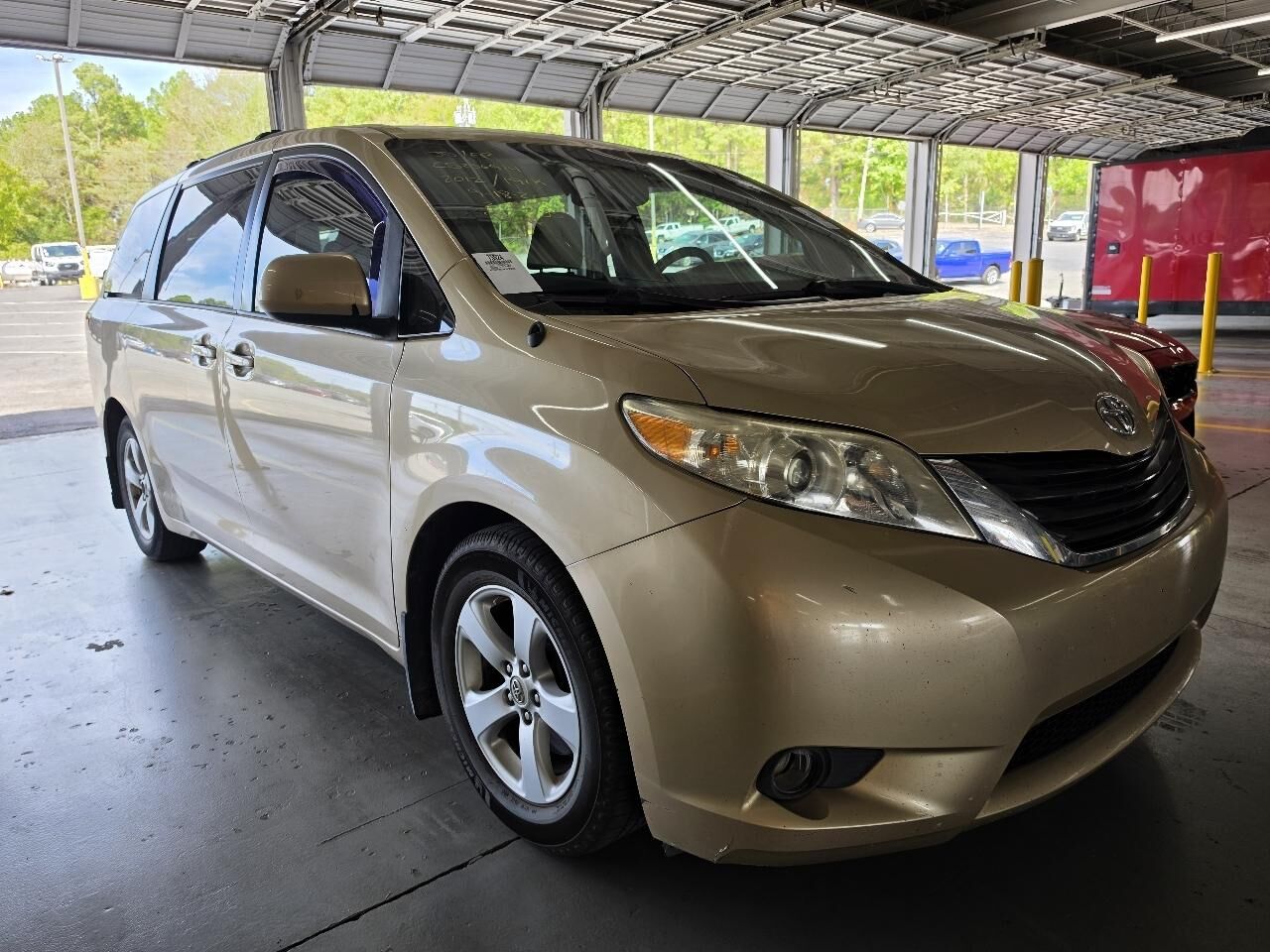 2012 TOYOTA Sienna