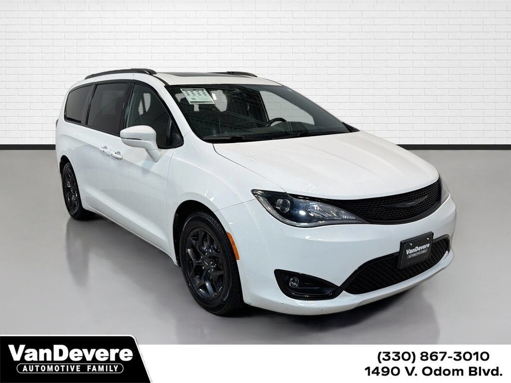 2019 CHRYSLER Pacifica