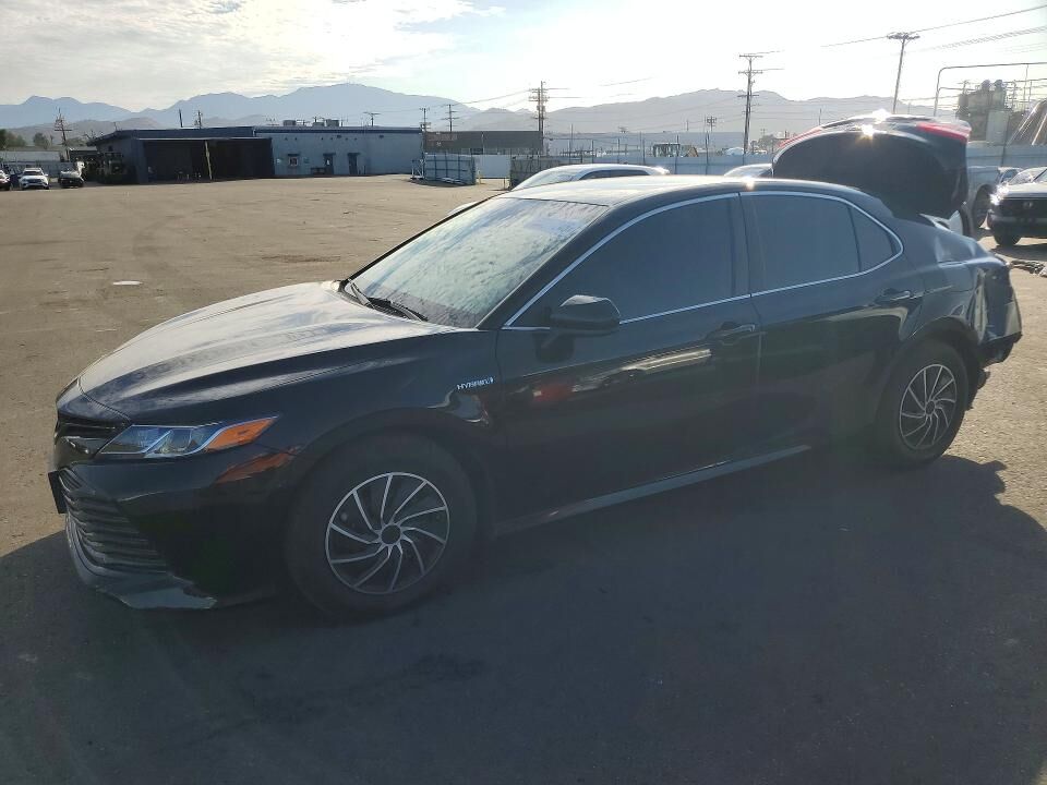 2018 TOYOTA Camry