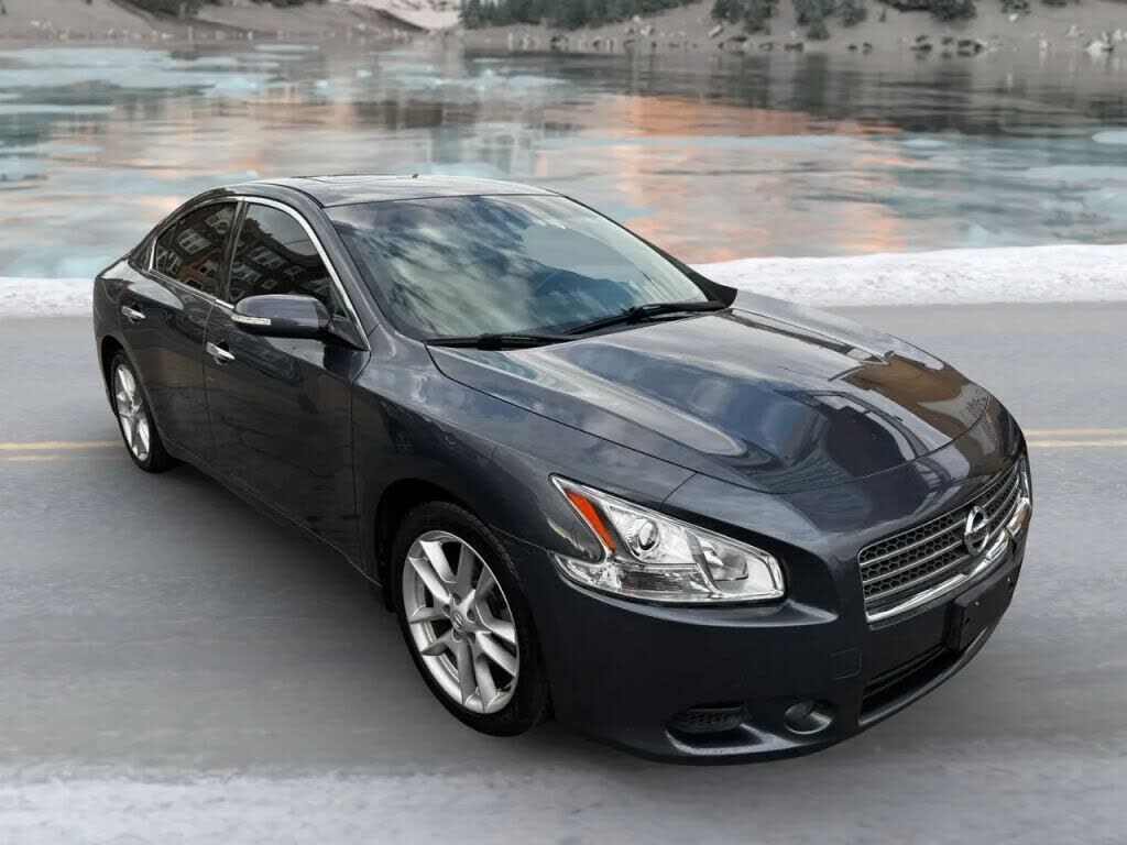 2010 NISSAN Maxima