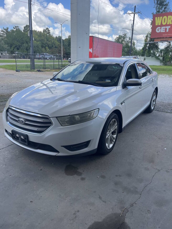 2013 FORD Taurus